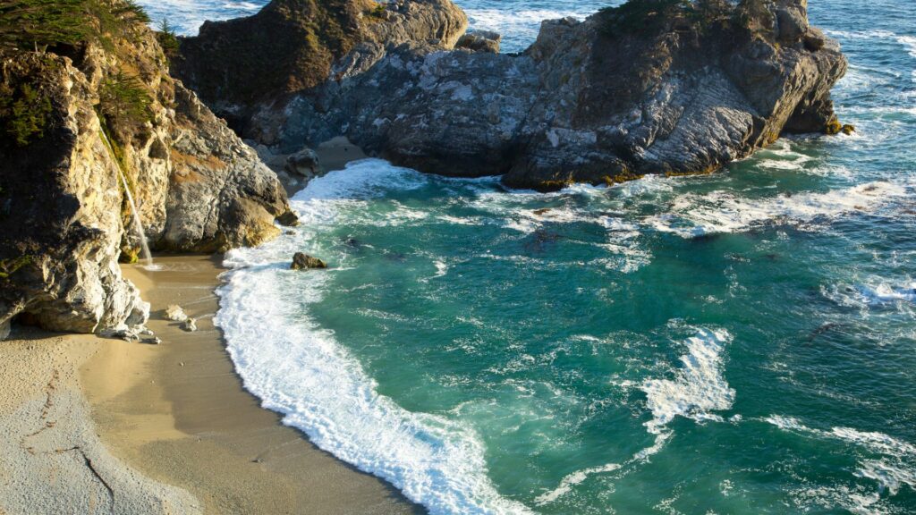 McWay Falls Beach, Californie, États-Unis