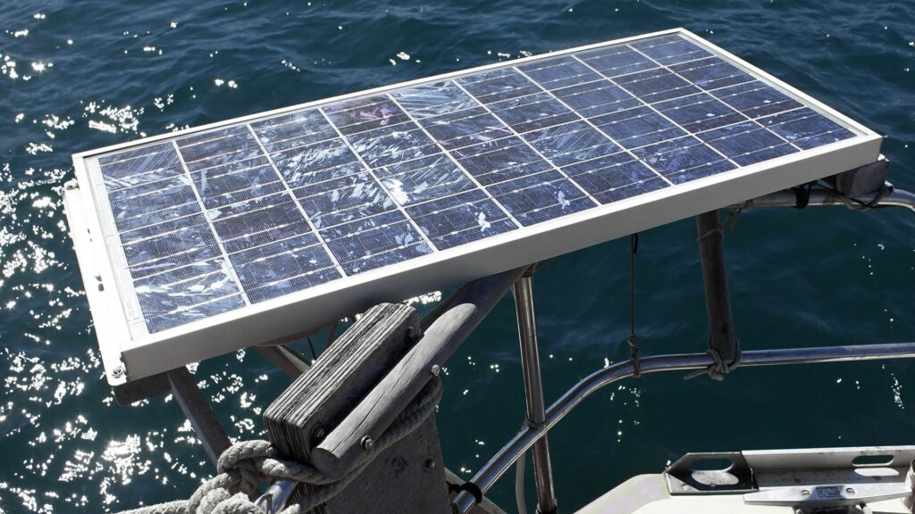 panneaux solaires bateau