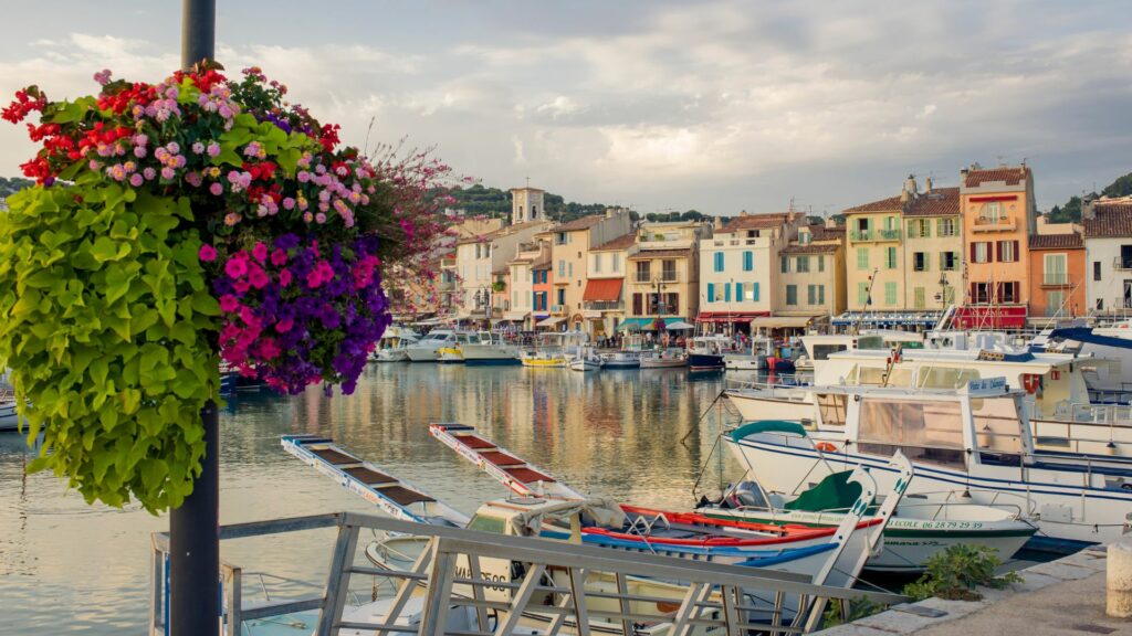 6. Port de Cassis (Bouches-du-Rhône)