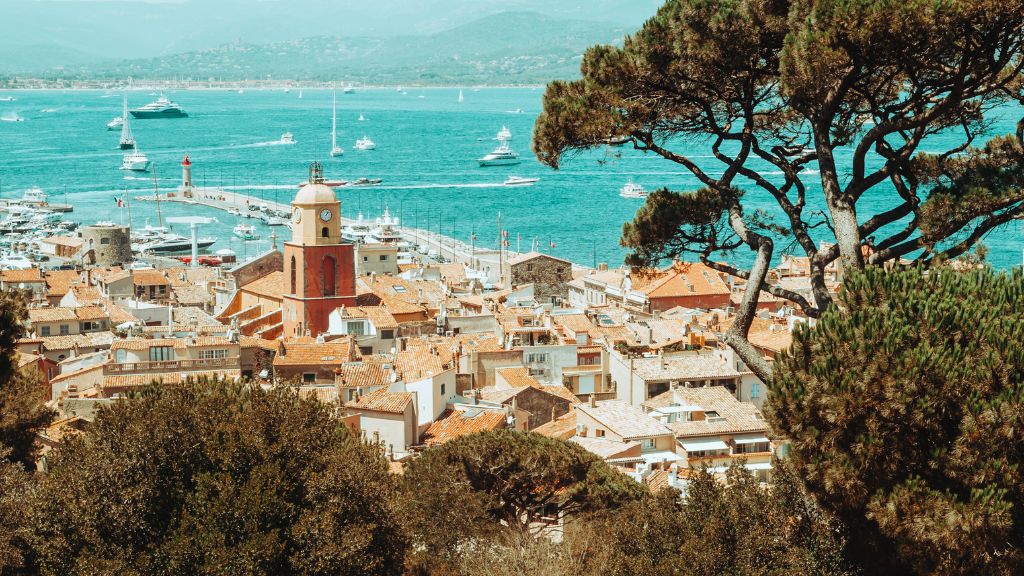 Golfe de Saint-Tropez: Glamour and History on the Water
