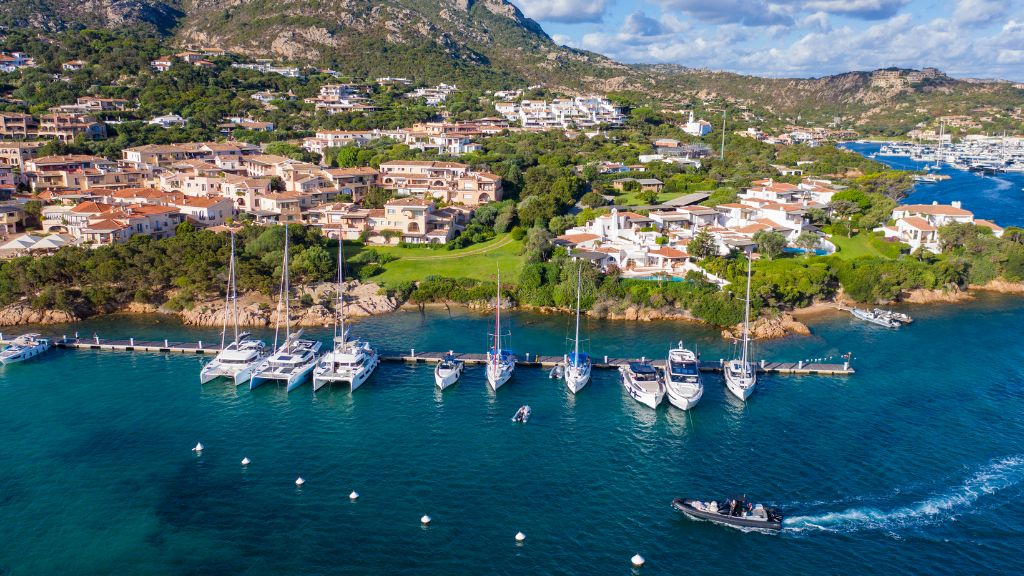 Why Explore the Golfes by Yacht?